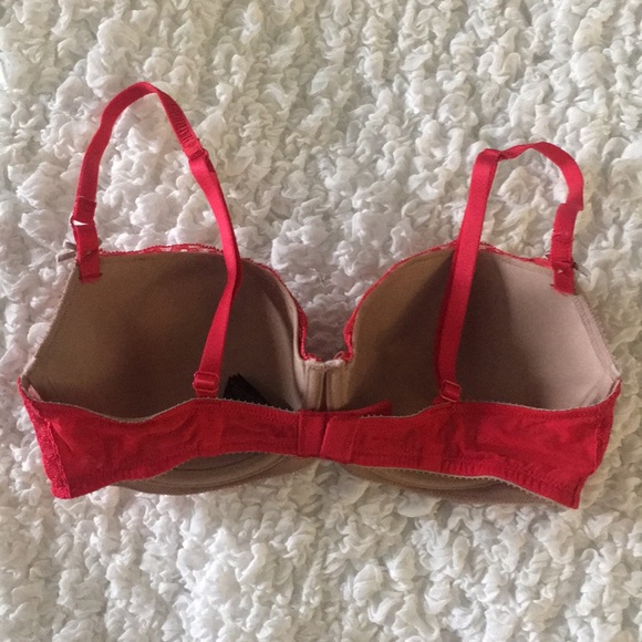 Red Lace Over Nude Bra - Picture 5 of 8